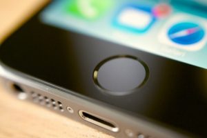 Yeni iPhone'larda o tuş değişecek!