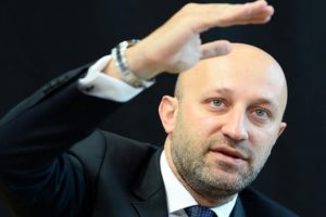 Galatasaray'da Cenk Erg&uuml;n'&uuml;n yurt dışında transfer g&ouml;r&uuml;şmeleri yaptığı &ouml;ğrenildi