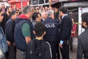 Kuyumcu soyguncularına esnaf dayağı