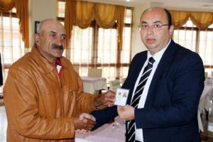 Yıllar sonra n&uuml;fus c&uuml;zdanına kavuştu