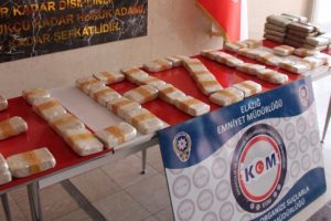 Ev eşyası taşıyan kamyonda 45 kilo eroin yakalandı