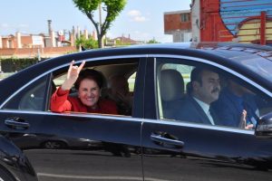 Meral Akşener'e 300 ara&ccedil;lık konvoy