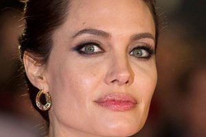 Angelina Jolie ile ilgili şoke eden a&ccedil;ıklama!