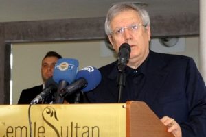 Fenerbah&ccedil;e'de Aziz Yıldırım kimseyle iletişime ge&ccedil;medi