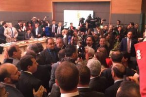 Anayasa Komisyonu'nda tartışma &ccedil;ıktı