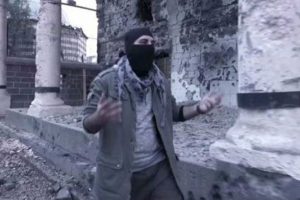 Sur'da klip &ccedil;eken polis memuru g&ouml;revden alındı
