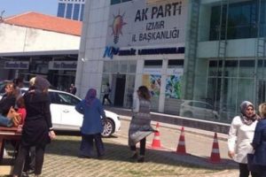 AK Parti İl Başkanlığında 'zehirli gaz' alarmı