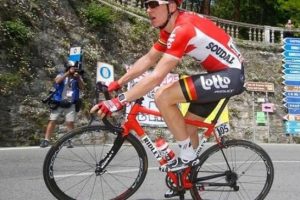 Adam Hansen &uuml;st &uuml;ste 14. b&uuml;y&uuml;k turuna hazırlanıyor