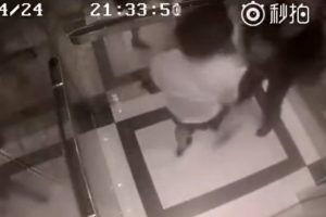 Asans&ouml;rde tacize uğrayan kadın bakın ne yaptı