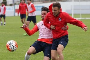 Trabzonspor, Eskişehir ma&ccedil;ı hazırlıklarını &ccedil;ift kale ma&ccedil;la s&uuml;rd&uuml;rd&uuml;