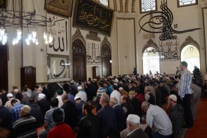 Bursa ter&ouml;re inat Ulucami ve Hanlar B&ouml;lgesi'ne akın etti
