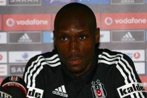 Beşiktaş'tan "Atiba Hutchinson, &ccedil;atışmalar başlasın" tiş&ouml;rt&uuml;