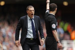 West Ham'ı hakemler yakmış!