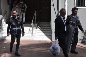 'Paralel yapı' iddiasıyla tutuklanan rekt&ouml;r tahliye edildi