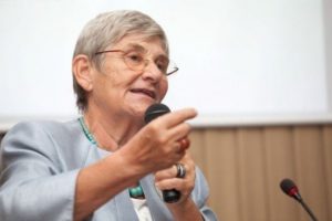 Canan Karatay '&Ccedil;ay'a tereyağı atın' dedi, sosyal medya karıştı