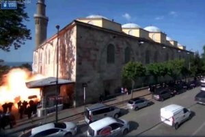 Bursa'da patlamadan sarsıcı g&ouml;r&uuml;nt&uuml;ler!