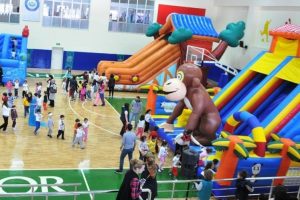 Bursa Nil&uuml;fer'de minikler sporu eğlenerek &ouml;ğreniyor