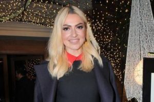 Hadise'nin bakımsız sa&ccedil;ları olay oldu...
