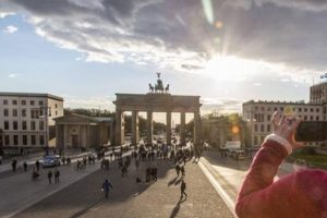 Turistlere k&ouml;t&uuml; haber: Berlin'de Airbnb yasaklanıyor