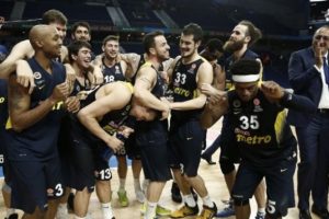 Fenerbah&ccedil;e ma&ccedil;ı biletleri el yakıyor...