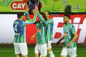 &Ccedil;aykur Rizespor, Mersin'i rahat ge&ccedil;ti