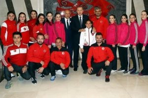 Erdoğan'dan karatecilere moral ziyareti