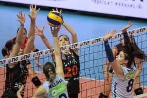 Fenerbah&ccedil;e Grundig Eczacıbaşı Vitra'yı 3-1 ile ge&ccedil;ti