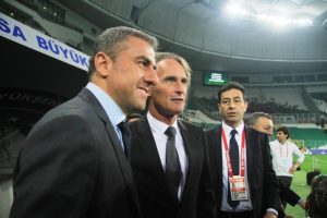 Hamzaoğlu, Arena'da 12 puan topladı