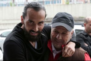 "Hen&uuml;z s&ouml;zleşmesini feshetmedik"