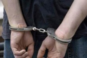 Esnafa kepenk kapatma talimatı veren kişi g&ouml;zaltına alındı