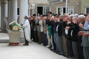 Bursa'da arkadaşının evinde &ouml;ld&uuml;