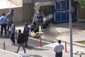 Ter&ouml;ristin cesedi olay yerinden kaldırıldı