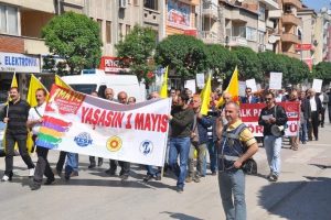 1 Mayıs Bursa İneg&ouml;l'de s&ouml;n&uuml;k ge&ccedil;ti