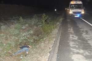 Şarampole u&ccedil;an otomobilde s&uuml;r&uuml;c&uuml;n&uuml;n başı koptu