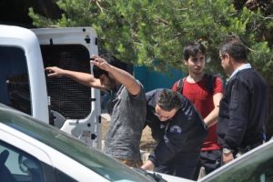 Bursa İneg&ouml;l'de Suriyeliler'in Halep protestosuna 9 g&ouml;zaltı