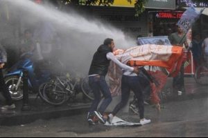 İptal edilen 1 Mayıs'ı kutlamak isteyince ortalık karıştı