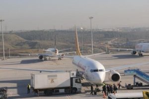 U&ccedil;ağın &ouml;n iniş takımı &ccedil;&ouml;kt&uuml;, 1 teknisyen yaralandı