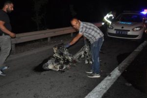 Emniyet şeridinde kaza: 1 &ouml;l&uuml;, 1 yaralı