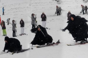 Arap turistlerin Bursa Uludağ ilgisi t&uuml;kenmiyor