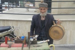 Bursa'da 88 yaşındaki Bekir dede tarihi yaşatıyor