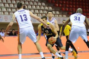 Royal Halı Gaziantep, konuk ettiği Fenerbah&ccedil;e'ye mağlup oldu