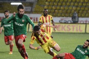 Karşıyaka, Yeni Malatyaspor ile berabere kalarak PTT 1. Lig'e veda etti