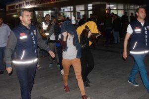 Konya'da fuhuş baskını: 9 g&ouml;zaltı