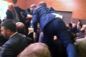Anayasa Komisyonu Başkanı Ak Partili Şentop vekillerin kavgasını anlattı