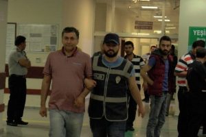 "Sahte evrak" operasyonu zanlıları sağlık kontrolden ge&ccedil;irildi