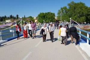Bursa G&ouml;lyazı ara&ccedil; trafiğine kapatıldı