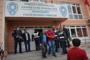 Sahte savcı, yaşlı kadının 1 milyon lirasını dolandırdı
