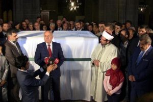 Kud&uuml;s'ten toprak getirip, Mescid-i Aksa'nın da maketini yaptı