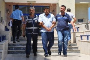 Babasını baltayla &ouml;ld&uuml;ren şizofren: Birileri bana şifreler g&ouml;nderiyor
