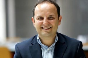 AG&Uuml;'l&uuml; akademisyenlere iki &ouml;d&uuml;l